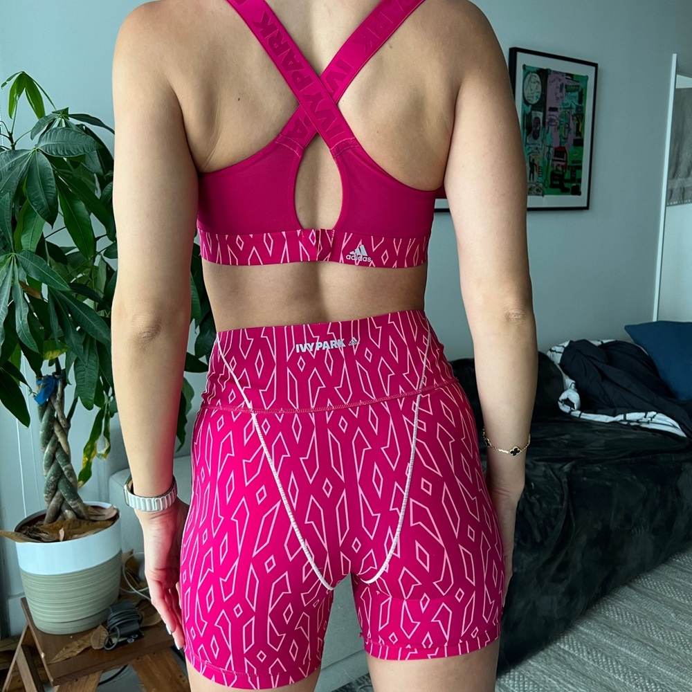 IVY PARK x Adidas Set - Picture 2 of 6